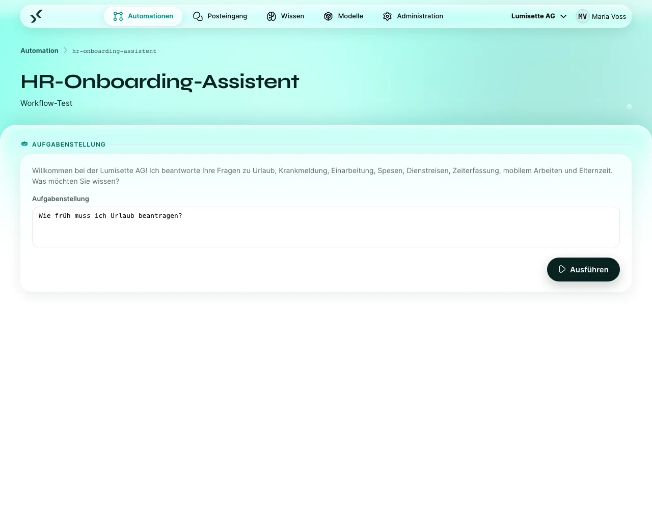 Testlauf des HR-Onboarding-Assistenten mit der Frage „Wie früh muss ich Urlaub beantragen?“.